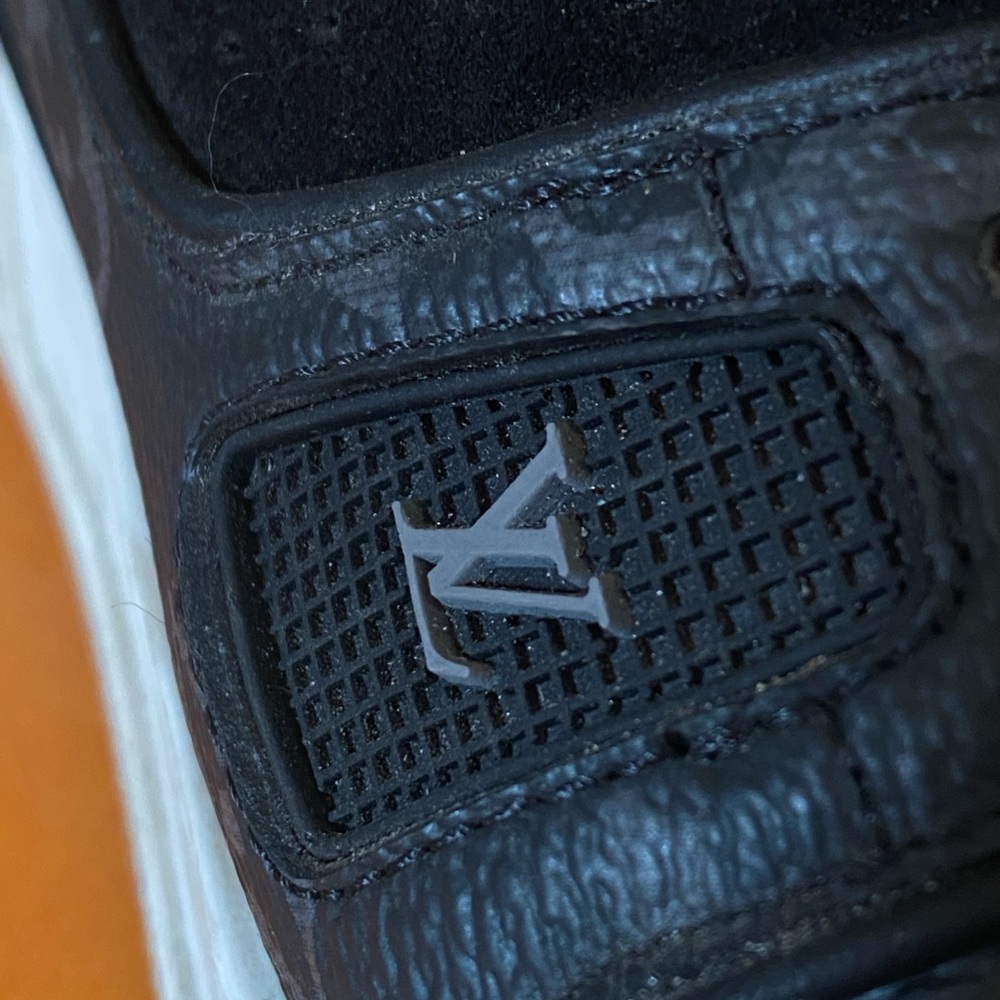 Louis Vuitton Black and White Men's Sneakers - Picture 5 of 6